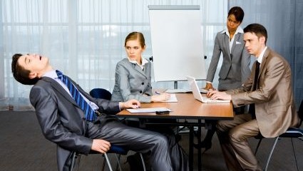 Bad-Body-Language-At-Work-425x240