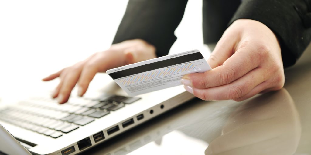 o-ONLINE-BANKING-facebook