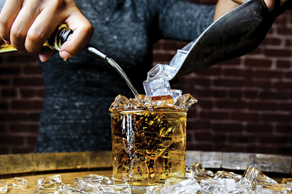 web-bourbon-glass-details
